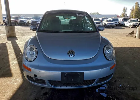 2010 Volkswagen New Beetle z USA, uszkodzony, nr VIN 3VWPG3AG8AM015476